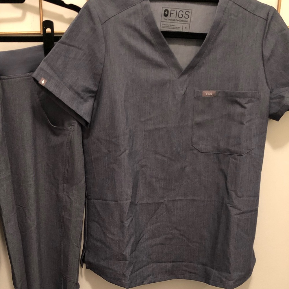 Figs Catarina One-Pocket Scrub Top in Heatherdenim